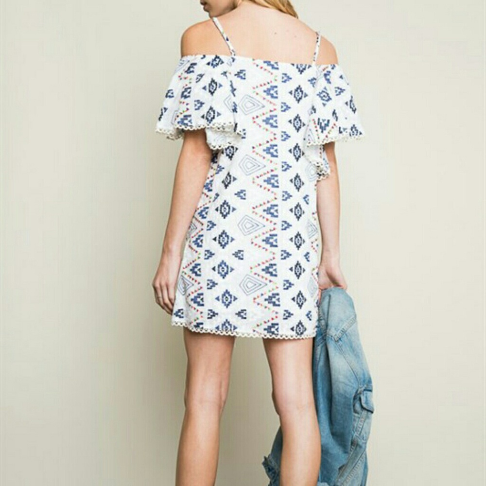 Embroidered Off the shoulder Ruffle Sleeve Dress - Picture 3 of 4